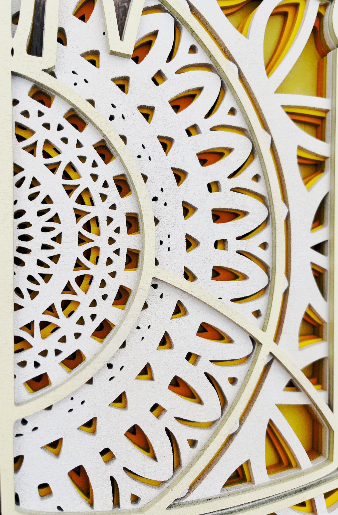 Décoration artisanale bière en bois design mandala