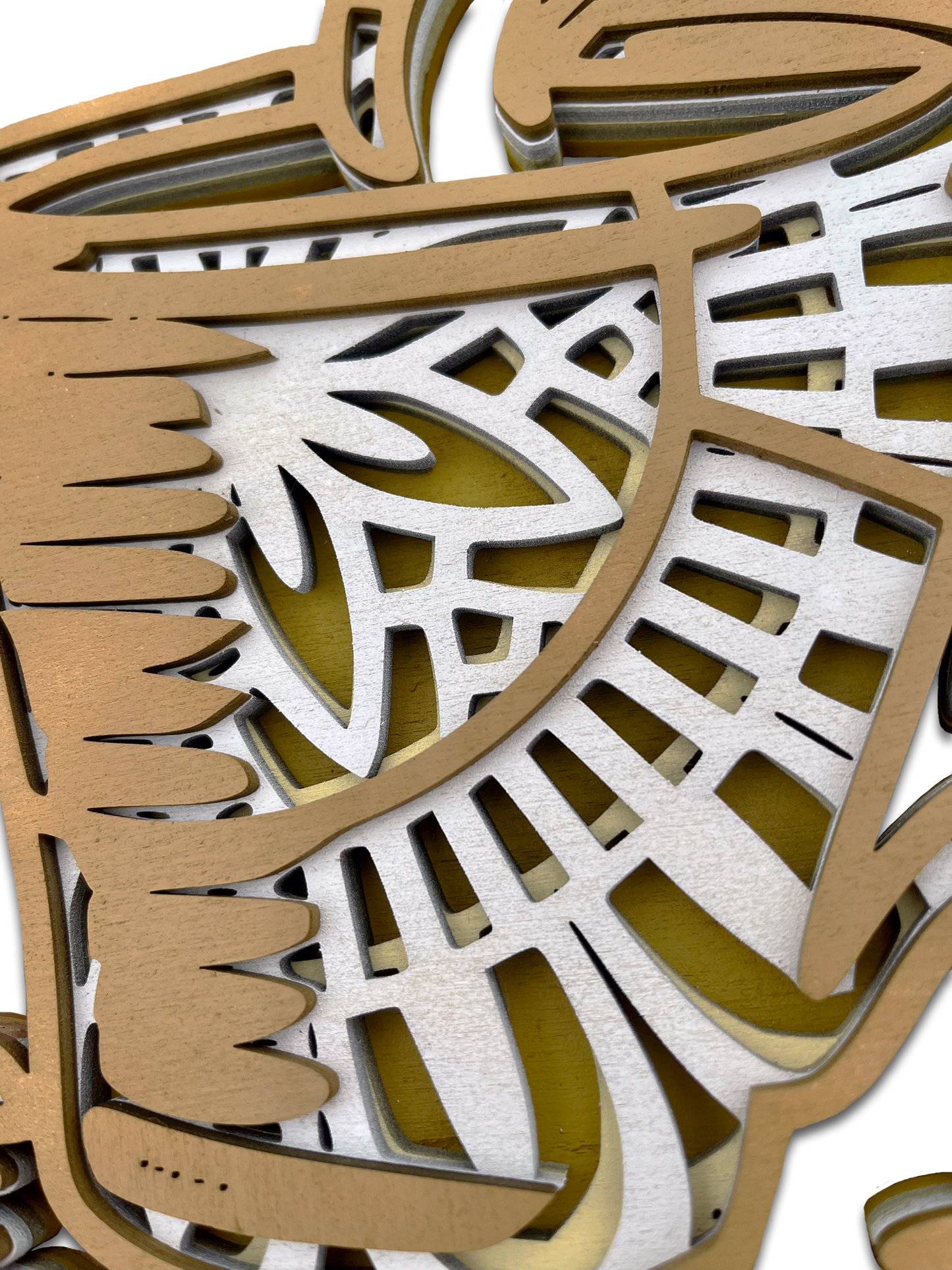 Décoration artisanale énergisante en bois tasse de café design mandala