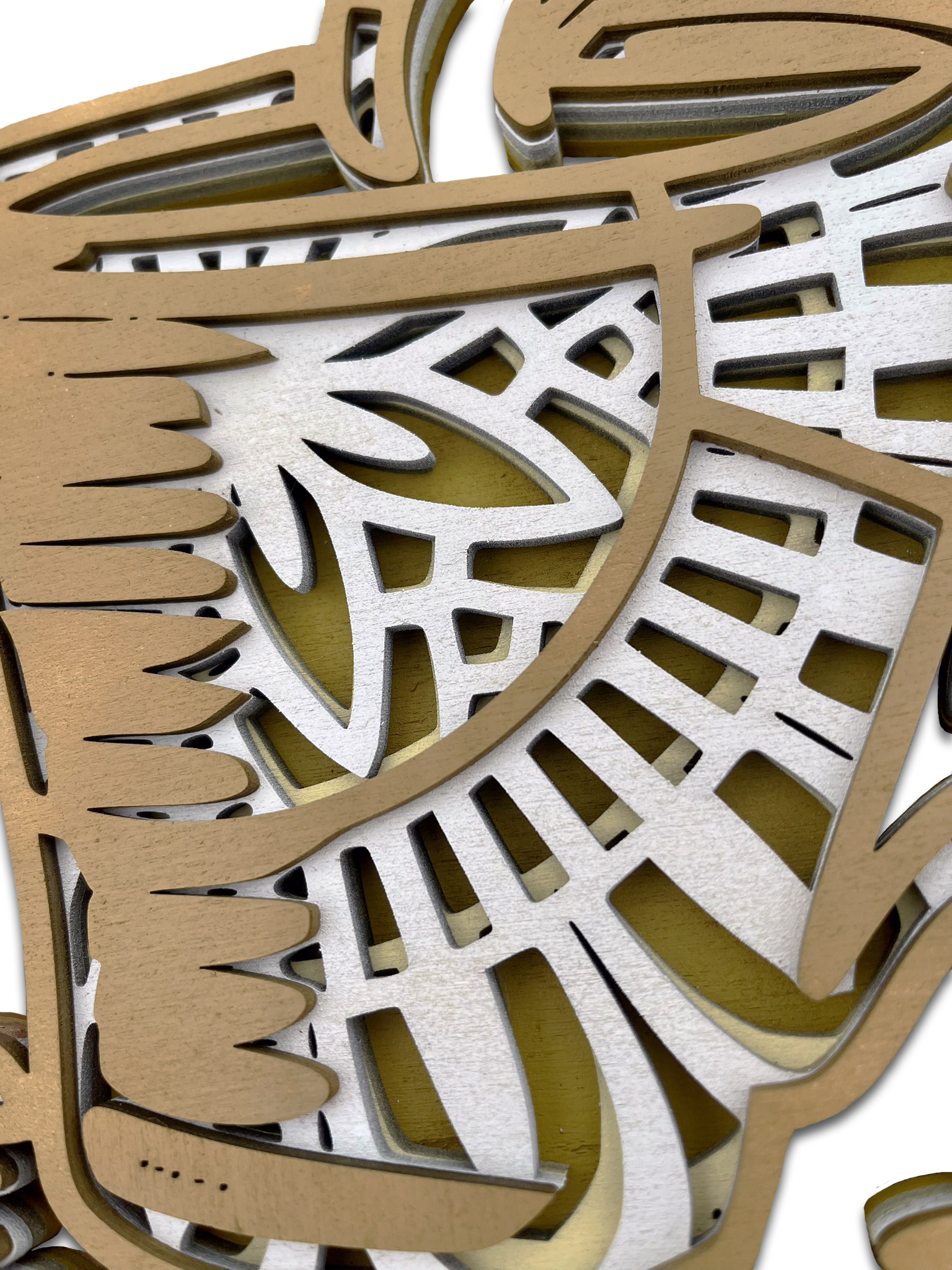 Décoration artisanale énergisante en bois tasse de café design mandala