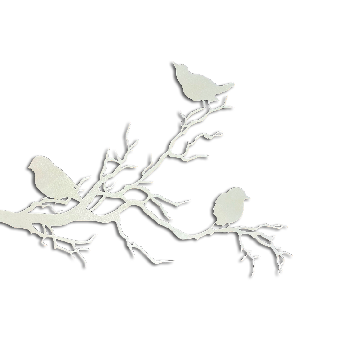 Décoration artisanale d'oiseaux sur une branche en bois au design épuré naturel